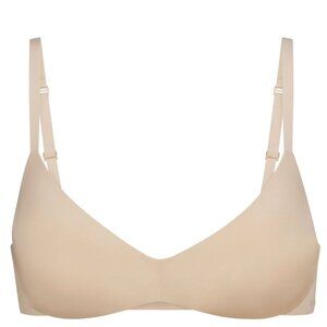 🚨SKIMS NWT WIRELESS FORM PUSH-UP PLUNGE BRA